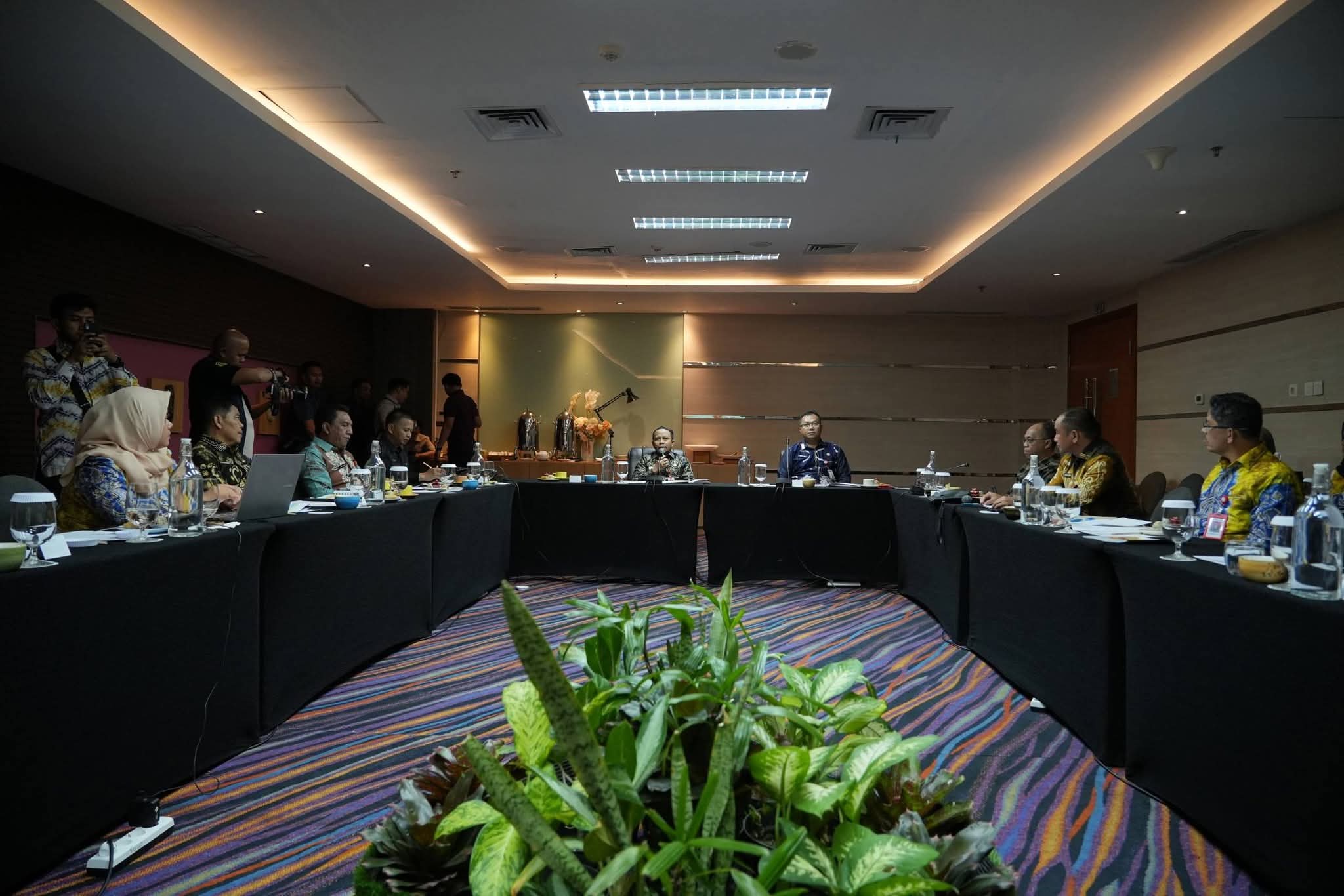 Bupati Hadiri RUPS (Perseroda) PTAM Bastari Tapin Maju
