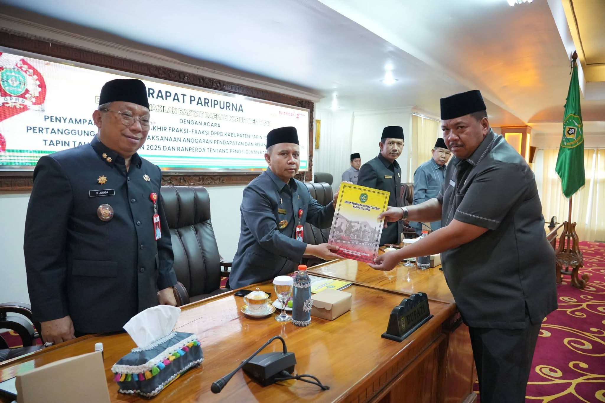Lima Fraksi Sampaikan Pendapat Akhir Pelaksanaan APBD