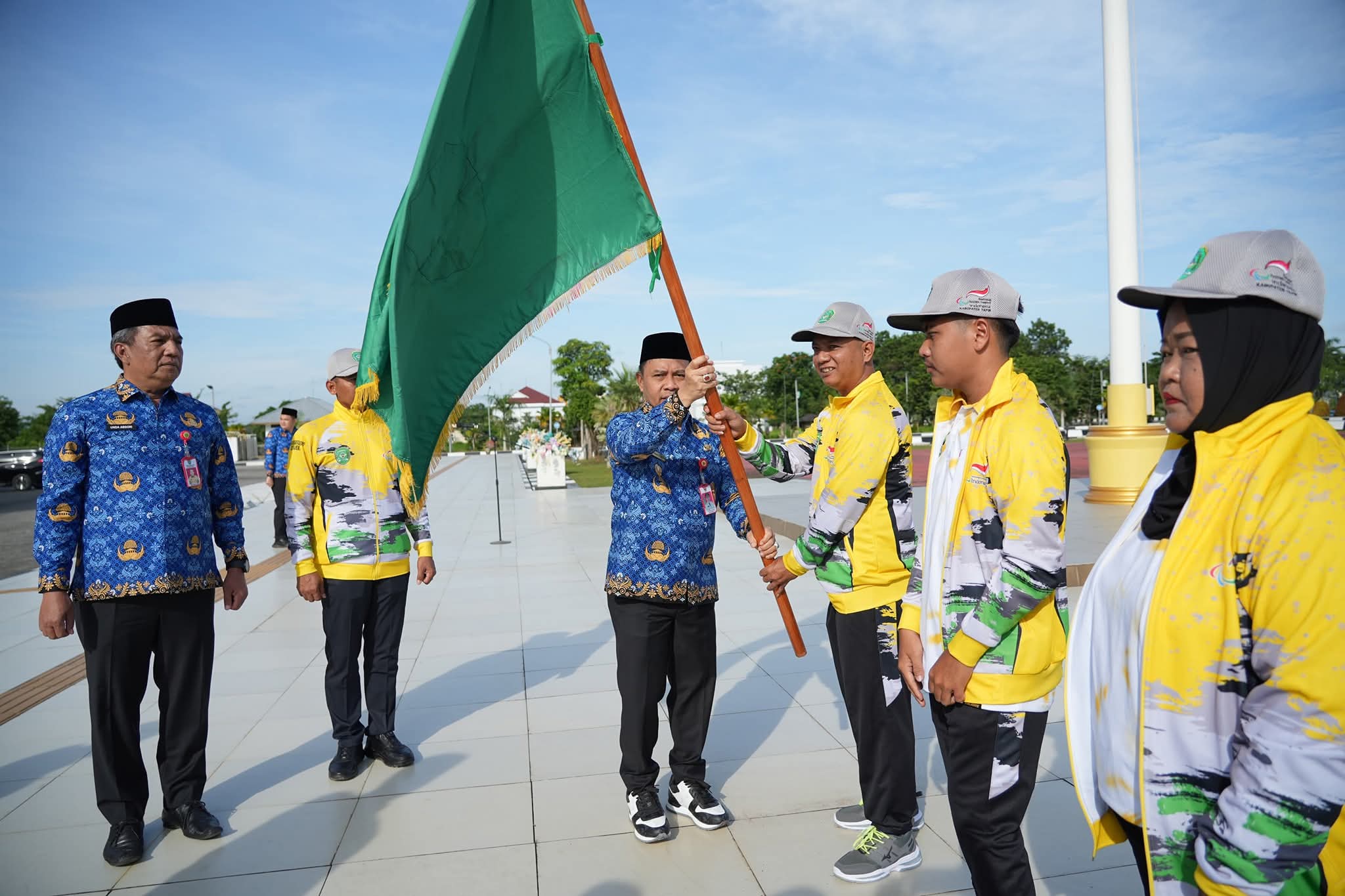 Bupati Tapin Lepas Kontingen Atlet NPC Menuju Peparprov V Tala