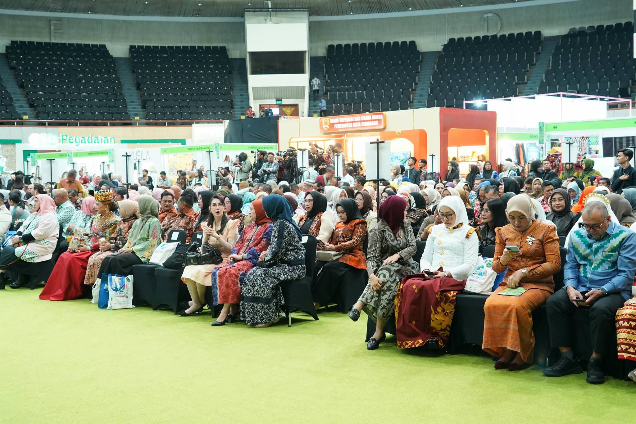 Hj Elya Hartati Hadiri Pembukaan Inacraf 2026