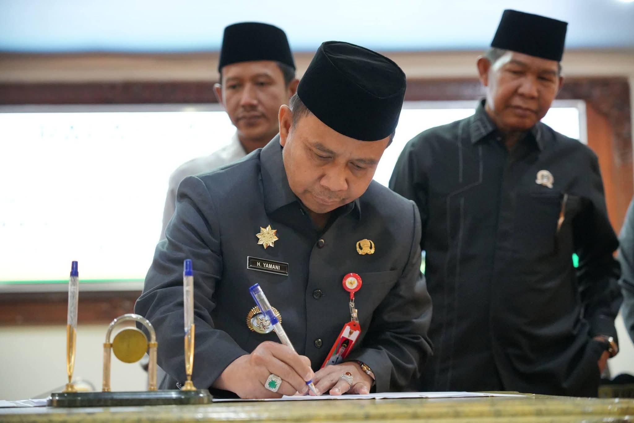 Pendapat Akhir Fraksi-fraksi Terhadap Ranperda Perubahan Ke Dua Disampaikan