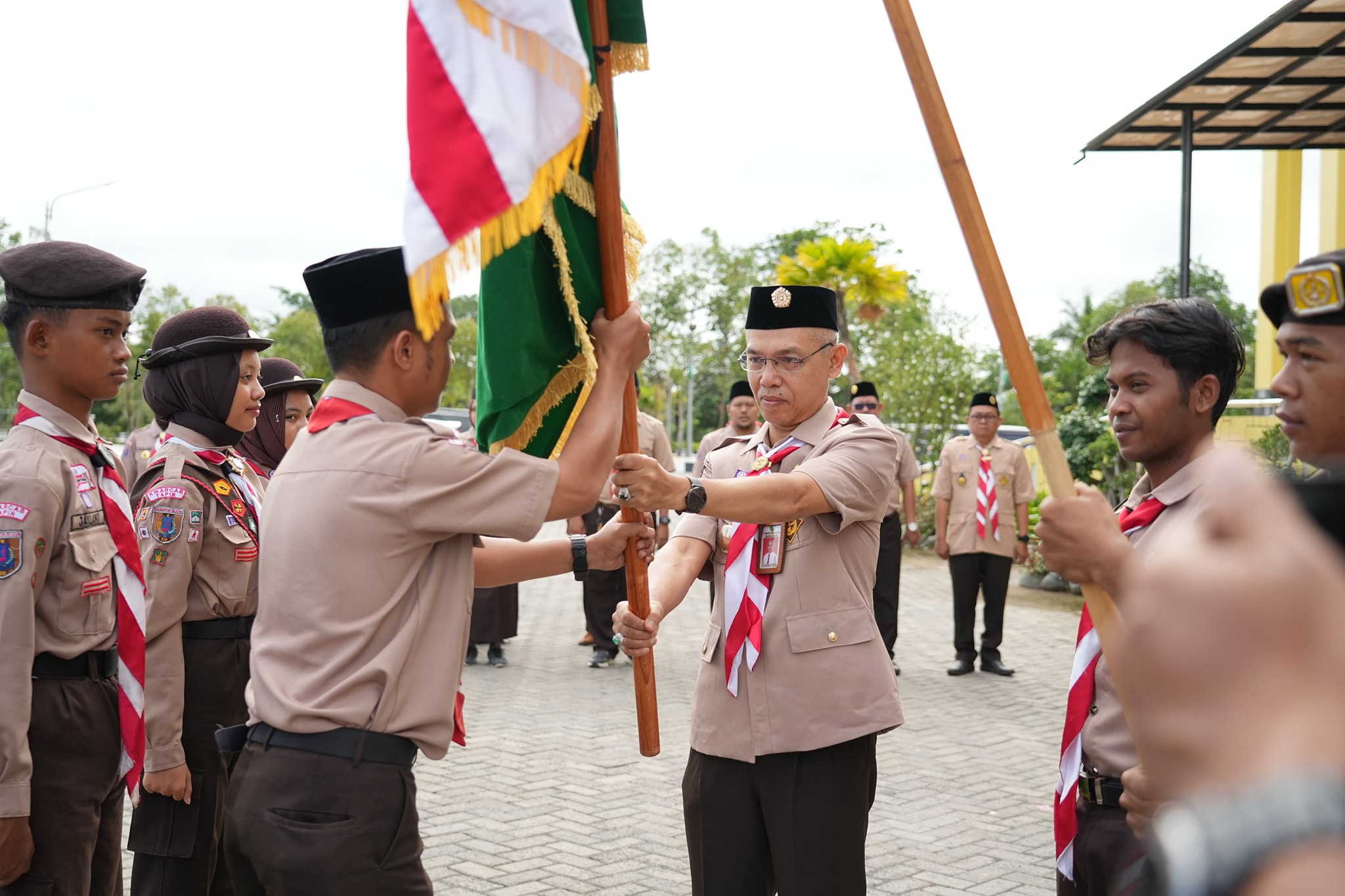 Sekda Tapin Lepas Kontingen Pramuka Tapin Ikuti Jambore Pramuka Tingkat Provinsi Kalsel